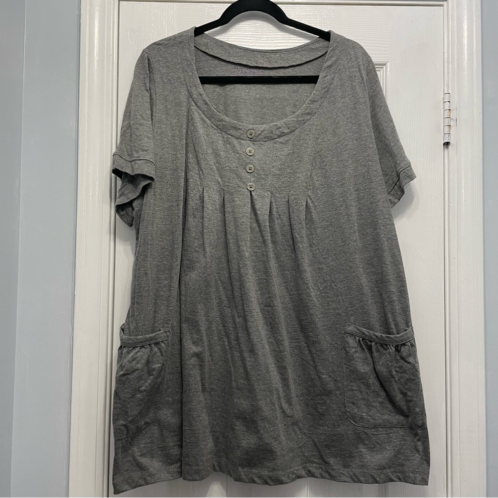 Gray top